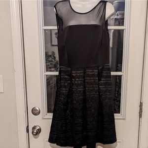 TAYLOR BLACK PARTY  SHEER DRESS SIZE 8 ❤️🎄